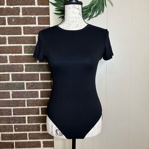 PUMIEY Women's M Crew Neck Short Sleeve Bodysuit Fashion T-shirt Tops Black